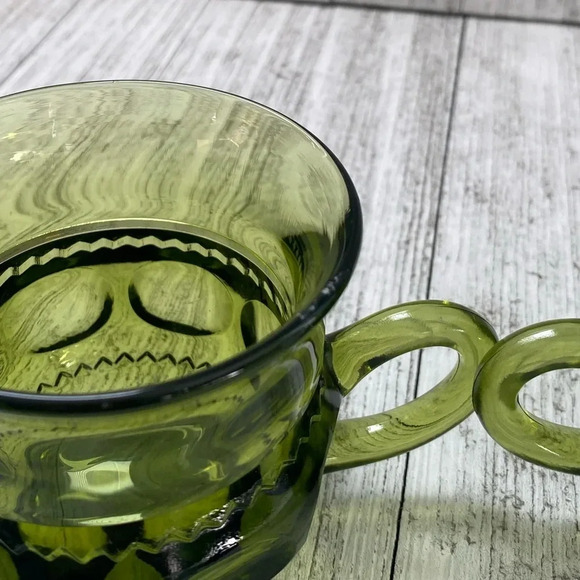 Avocado Green King Crown’s Thumb Print Pattern-Indiana Glass Creamer & Sugar Set - Picture 9 of 9